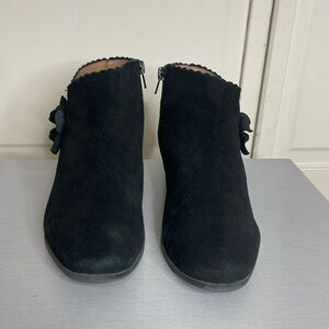 Jack Rogers Women's Kali black Suede Ankle bow Bootie Size 8M